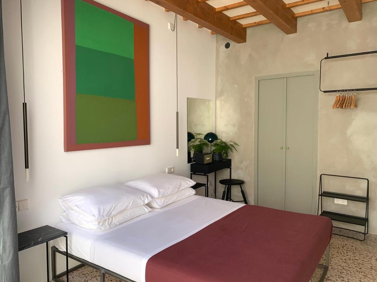Fragile Hotel Ciutadella  Extérieur photo