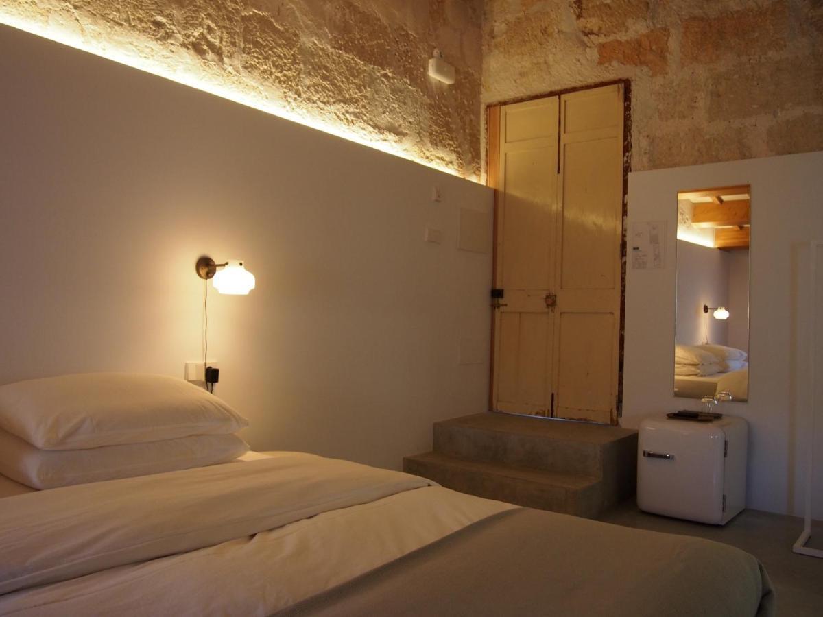 Fragile Hotel Ciutadella  Extérieur photo